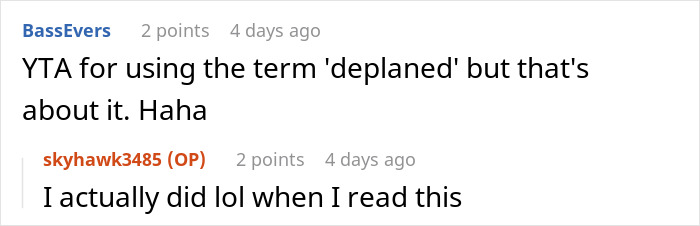 “She Reiterated That I Was Entitled To Recline My Seat”: Guy Asks For Flight Attendant’s Backup After Being Criticized By The Passenger Behind Him “She Reiterated That I Was Entitled To Recline My Seat”: Guy Asks For Flight Attendant’s Backup After Being Criticized By The Passenger Behind Him