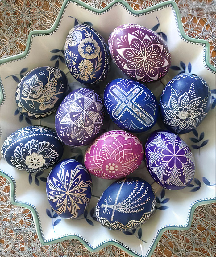 Huevos de Pascua decorados a mano por mi tío. Felices Pascuas desde Croacia