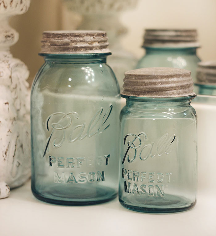 Picture of two Mason jars