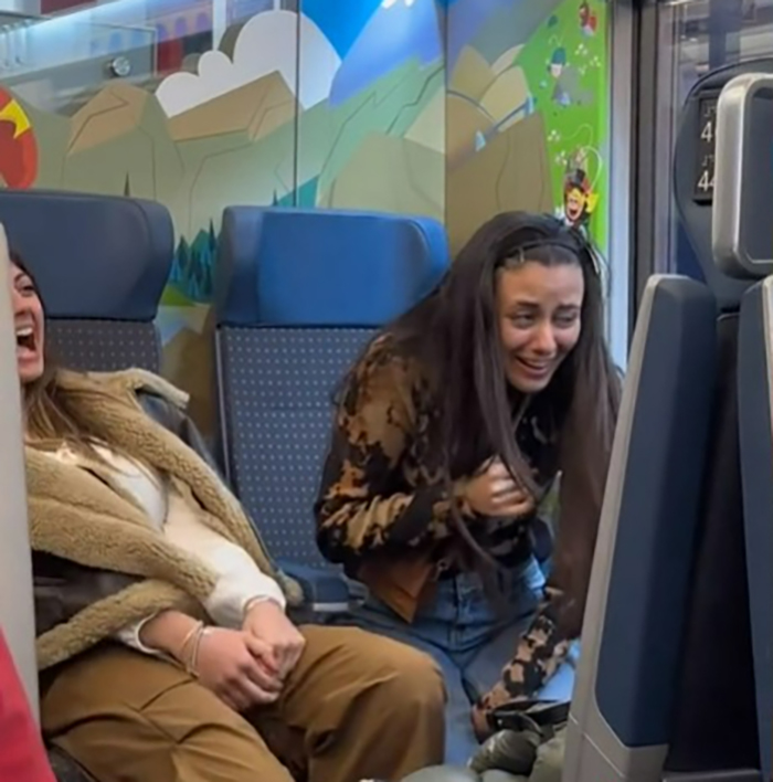 Tourist Is Disgusted By Blatant Racism On Train, Films Women's Behavior And The Internet Doesn't Hold Back After They Find Them Tourist Is Disgusted By Blatant Racism On Train, Films Women's Behavior And The Internet Doesn't Hold Back After They Find Them
