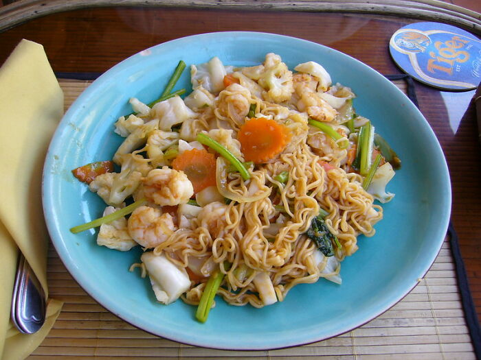 "Go Ahead And Call 911 Just In Case": Server Confused As A Woman Claiming She's 'Allergic' To Seafood Decides To Order Seafood Pasta "Go Ahead And Call 911 Just In Case": Server Confused As A Woman Claiming She's 'Allergic' To Seafood Decides To Order Seafood Pasta