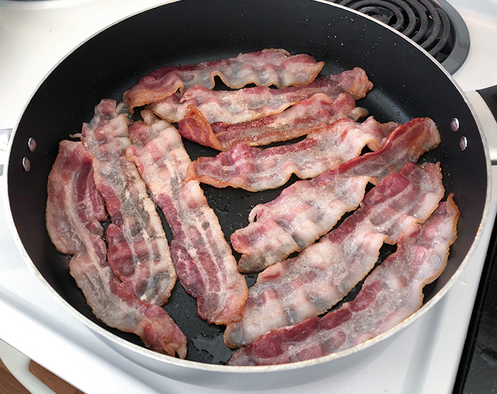 Perfect Bacon Starts In The Microwave. 5 Min Par-Cook For 10 Strips (30-45 Secs Per Strip) Covered In A Paper Towel. Finish On Stovetop To Crisp