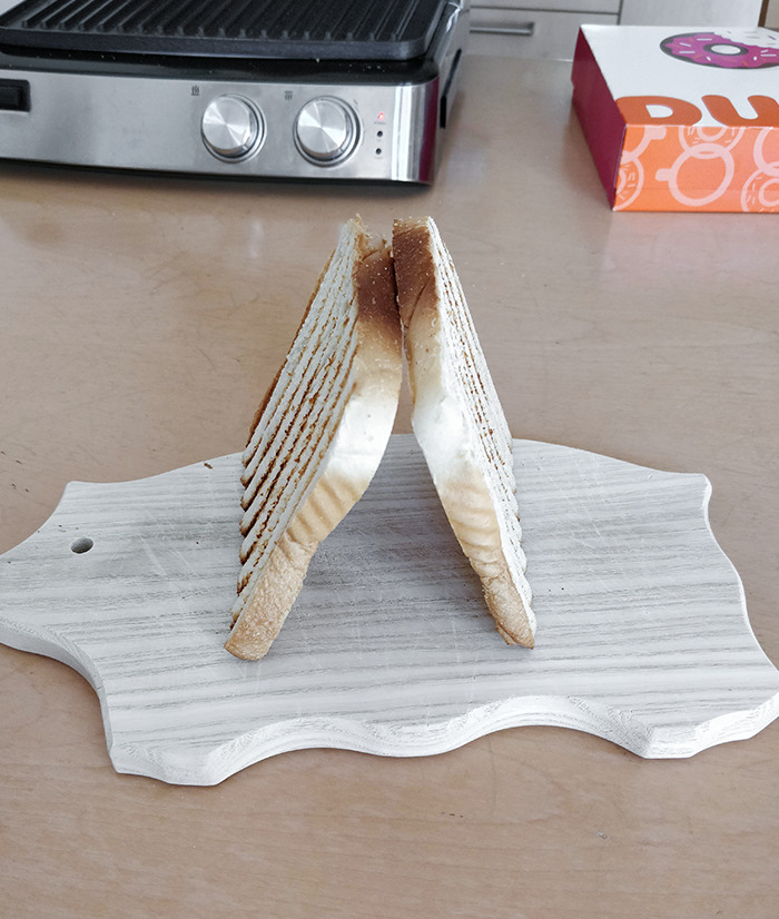 This Is How I Let My Toast Cool, So One Side Doesn't Get Soggy