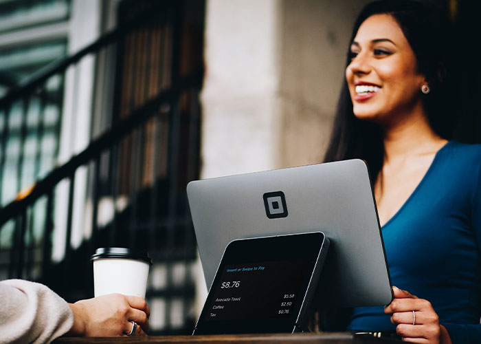 “She Told Her In Perfect English That She Didn’t Speak English”: French Worker Refuses To Serve An American, Regrets It When She Comes Back With Her French Husband “She Told Her In Perfect English That She Didn’t Speak English”: French Worker Refuses To Serve An American, Regrets It When She Comes Back With Her French Husband