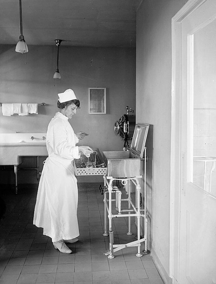 Nurse In 1922