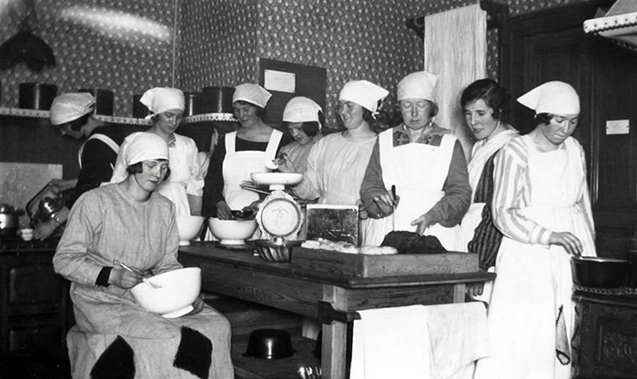 Cooking Class In 1922