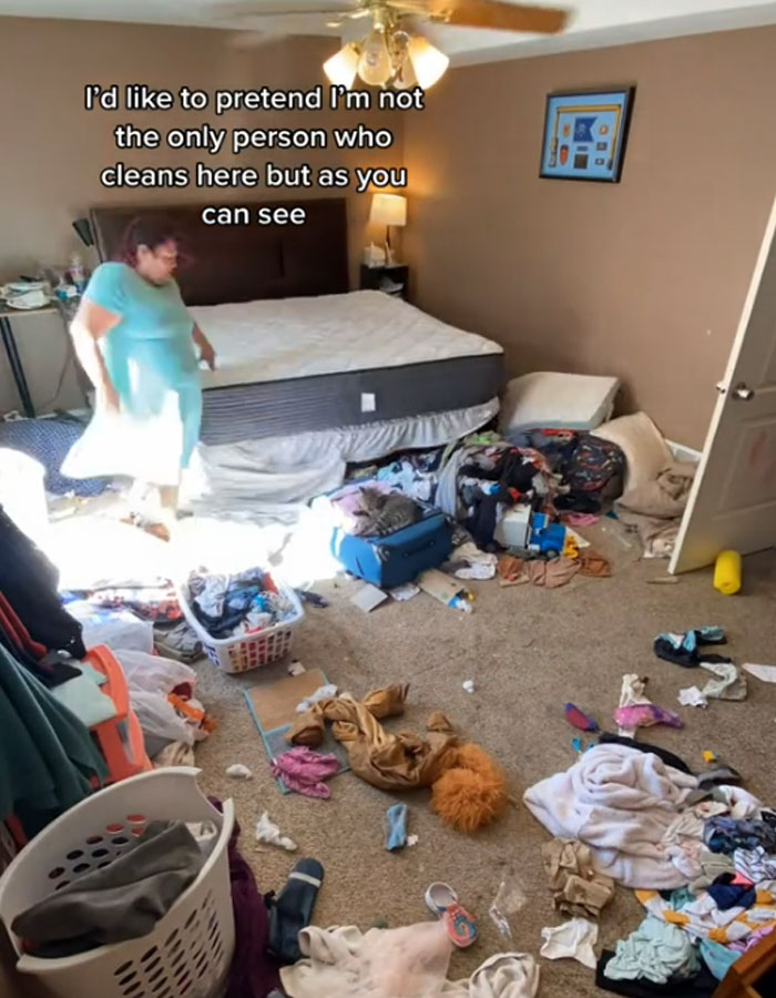 Woman Shows What Her Home Looks Like After She Doesn't Clean For 6 Days, Divorces Her Husband Woman Shows What Her Home Looks Like After She Doesn't Clean For 6 Days, Divorces Her Husband