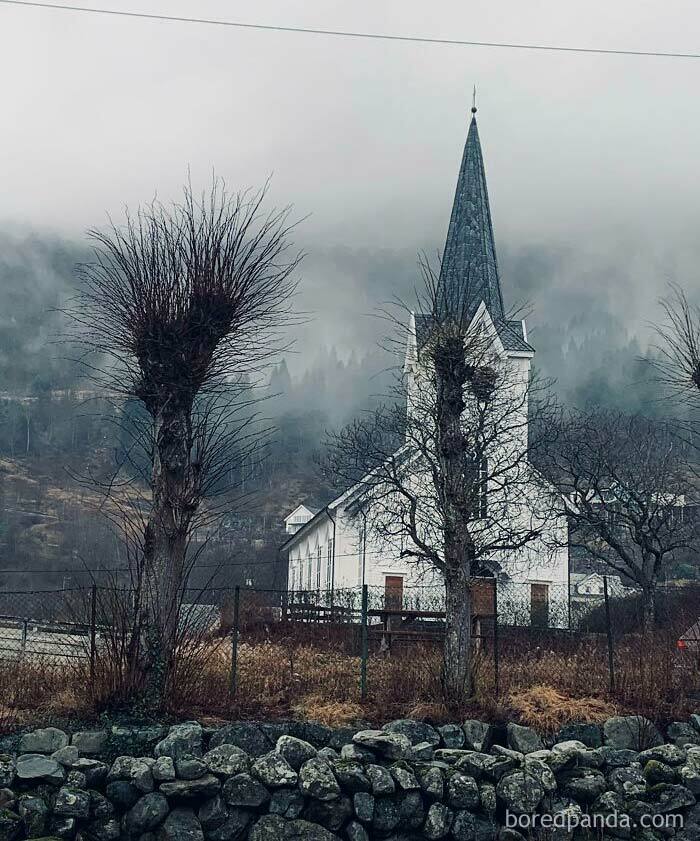 Small Norwegian Villages Are Always So Eerie. (Skånevik)