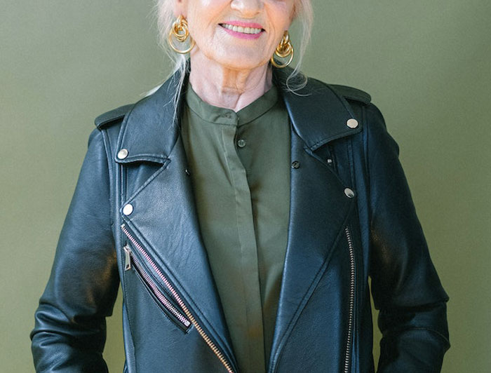 Person Gives Away 1 Ballet Ticket For Free, Karen Shows Up With Her Husband, Demands Someone Give Up Their Seat For Him Person Gives Away 1 Ballet Ticket For Free, Karen Shows Up With Her Husband, Demands Someone Give Up Their Seat For Him