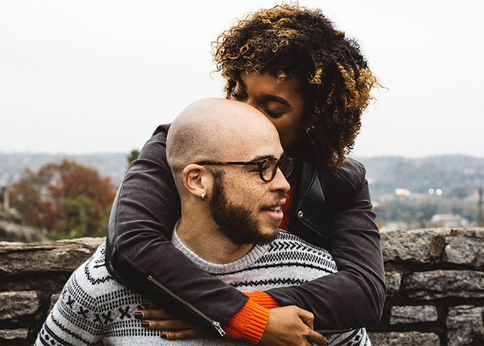 Men Are Sharing Little Things Women Do That Make Them Feel Valued And Loved (30 Answers)