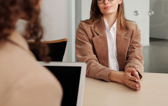 Mom Refuses To Drive Her Gifted Daughter To College-Level School, Ignores Every Option To Make It Possible Mom Refuses To Drive Her Gifted Daughter To College-Level School, Ignores Every Option To Make It Possible