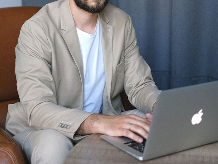 “I Quickly Discovered Running Bamboo”: Homeowner Takes Revenge On Inconsiderate Neighbor Refusing To Shift His Security Light “I Quickly Discovered Running Bamboo”: Homeowner Takes Revenge On Inconsiderate Neighbor Refusing To Shift His Security Light