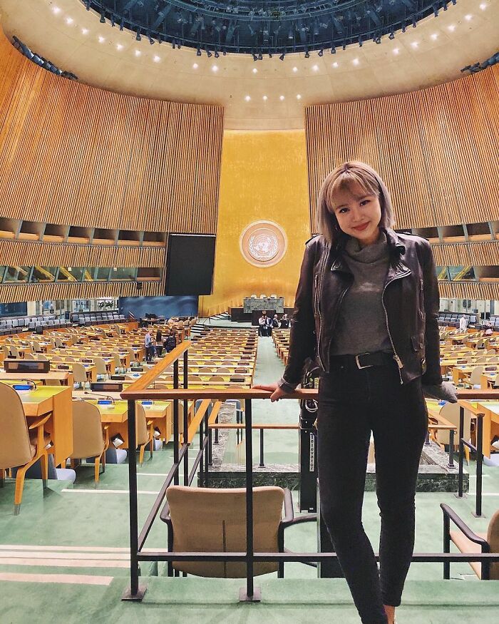 Therapist Explains The Science Behind The ‘Orchid Vs. Dandelion’ Theory