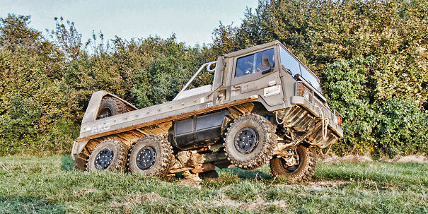 pinzgauer-gelaendewagen-642db2f5e75f6.jpg