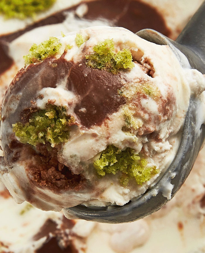 Ice cream with spinach 