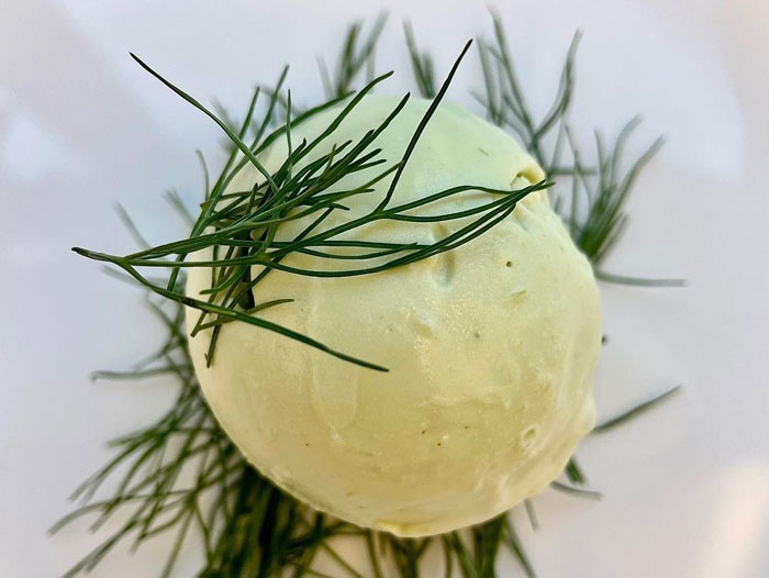 Ice cream with fennel