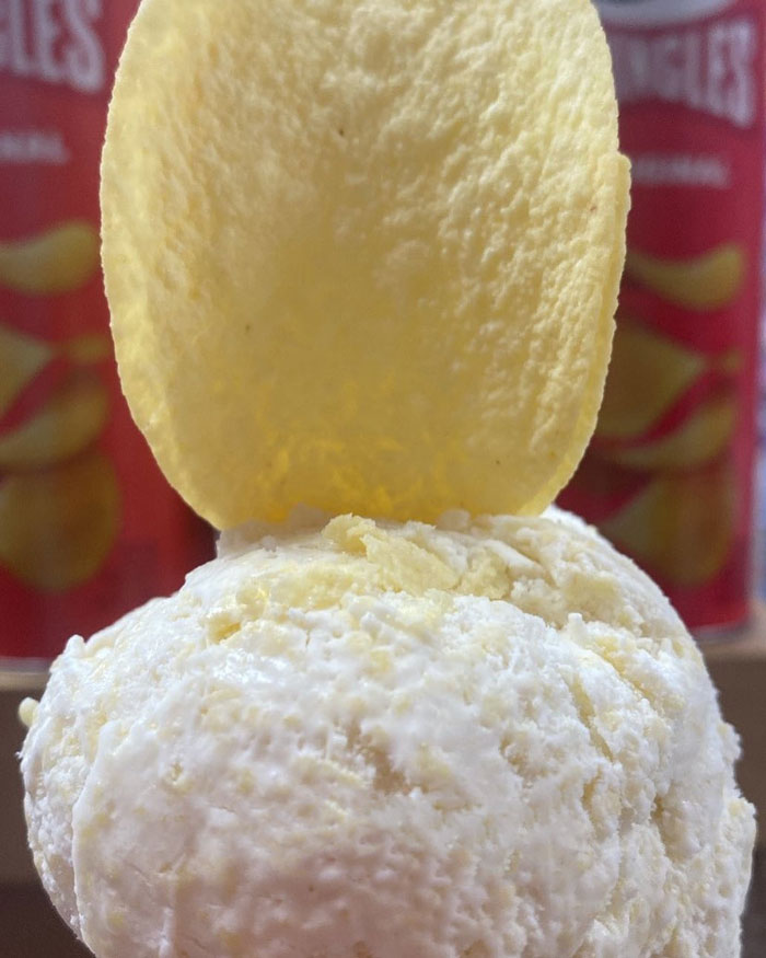 Ice cream with Pringles 