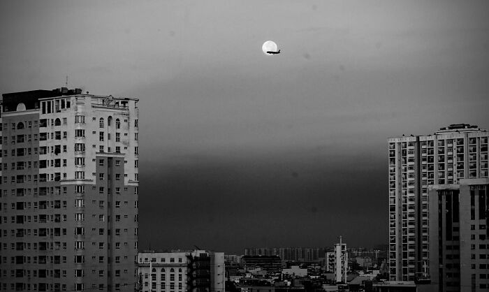 Fly With Moon ! Saigon Vietnam 5/4/2023