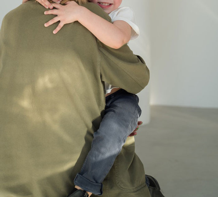 Rich Parents Want To Adopt Their Son's Friend From His Single Mom, The Mom Only Then Realizes All The Red Flags Rich Parents Want To Adopt Their Son's Friend From His Single Mom, The Mom Only Then Realizes All The Red Flags