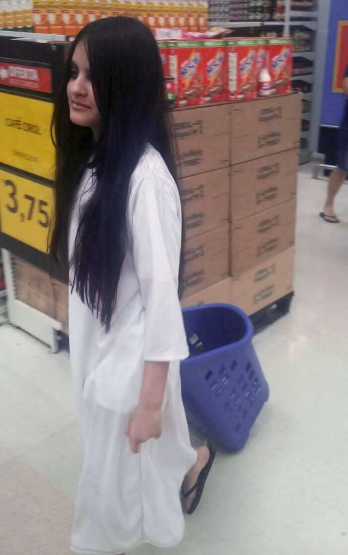 My Mom Made Me Go To The Market While I Was Dressed As Samara From The Ring