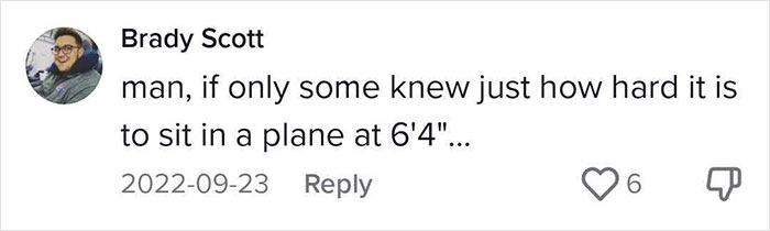 Plane Passenger Gets Tired Of Neighbors Invading Her Privacy By Reclining Their Seats, Starts Swiveling Air-Con Vents Right On Their Face Plane Passenger Gets Tired Of Neighbors Invading Her Privacy By Reclining Their Seats, Starts Swiveling Air-Con Vents Right On Their Face