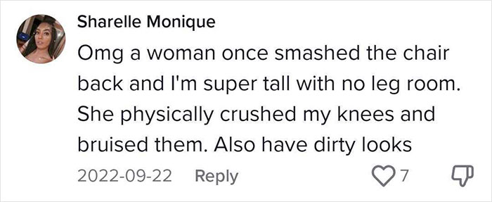 Plane Passenger Gets Tired Of Neighbors Invading Her Privacy By Reclining Their Seats, Starts Swiveling Air-Con Vents Right On Their Face Plane Passenger Gets Tired Of Neighbors Invading Her Privacy By Reclining Their Seats, Starts Swiveling Air-Con Vents Right On Their Face