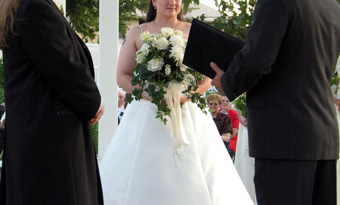 Bride Furious With MIL For Going Against The ‘No Speech’ Rule At Wedding And Ignores Her, Drama Ensues Bride Furious With MIL For Going Against The ‘No Speech’ Rule At Wedding And Ignores Her, Drama Ensues