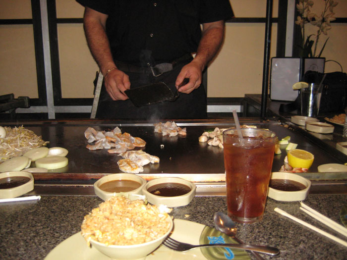 Restaurant Customer Pranks A 'Karen' Who Threatened Him With Legal Action After Mistaking Him For A Waiter Restaurant Customer Pranks A 'Karen' Who Threatened Him With Legal Action After Mistaking Him For A Waiter