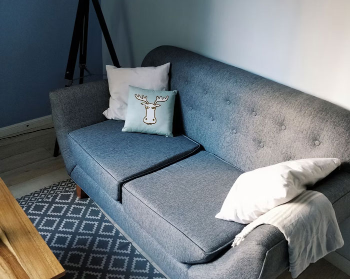 Mom Can't Believe Her Husband Suggested Her Daughter Sleep On The Couch, While His Daughter Gets A Whole Room To Herself Mom Can't Believe Her Husband Suggested Her Daughter Sleep On The Couch, While His Daughter Gets A Whole Room To Herself