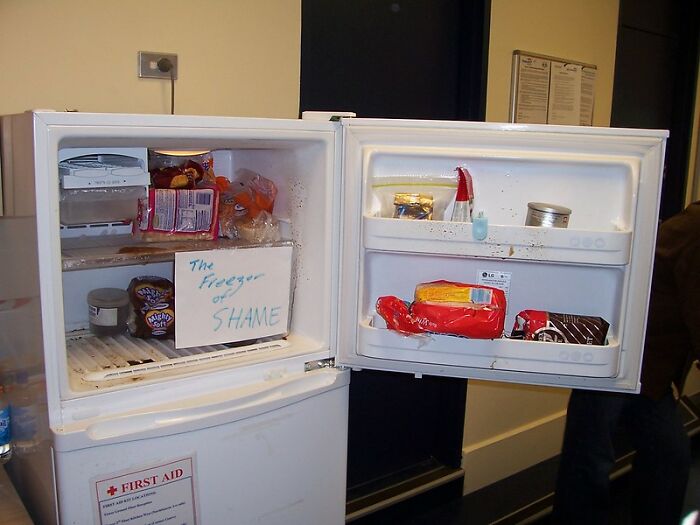 This Online Thread Has Folks Highlighting Times They Realized They Were Dating An Idiot (42 Tales)