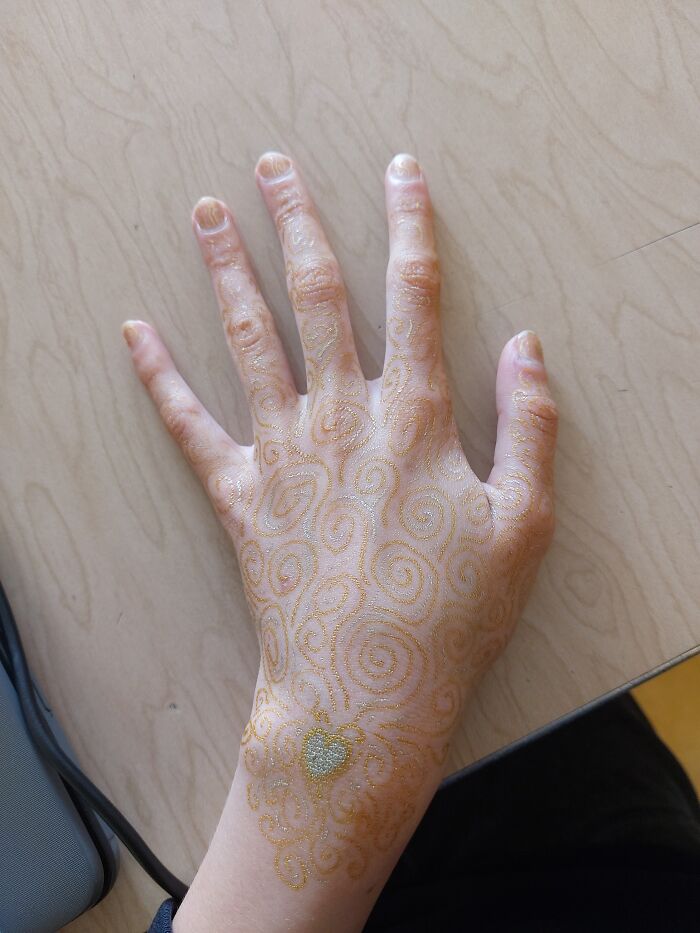 I Did Gold Today, Mostly Cause My BF Likes Sparkly Stuff And My Gold Pens Sparkle