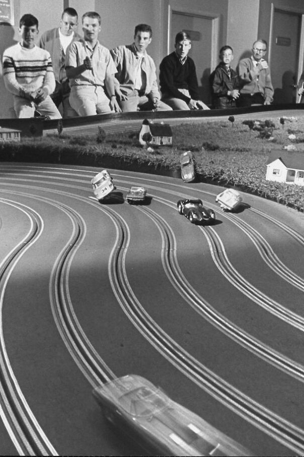 180814173733-slot-car-racing-vintage-1-645070b13c833.jpg
