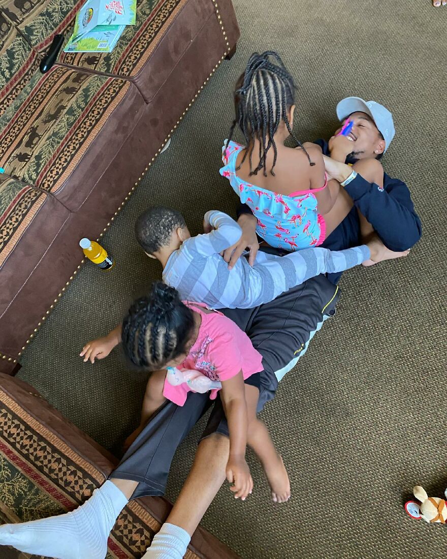 Study Reveals That Fathers Are Happier Than Mothers (25 Pics Of Celebrity Parents)