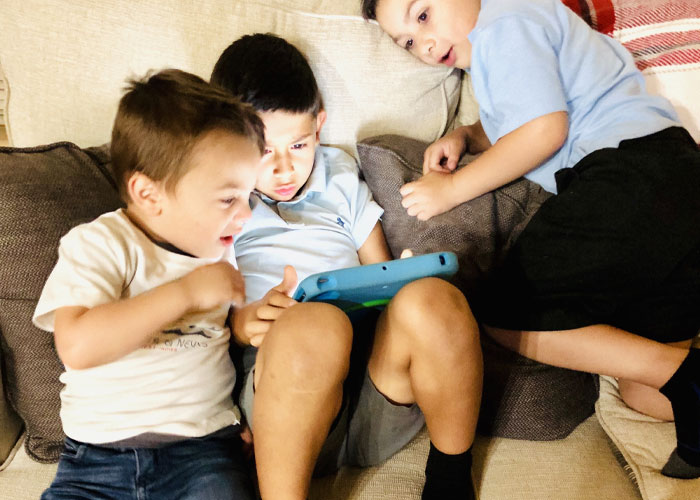 Family Tries Guilt-Tripping A Guy Into Babysitting His 3 Nephews On Vacation, He Refuses And Drama Ensues Family Tries Guilt-Tripping A Guy Into Babysitting His 3 Nephews On Vacation, He Refuses And Drama Ensues