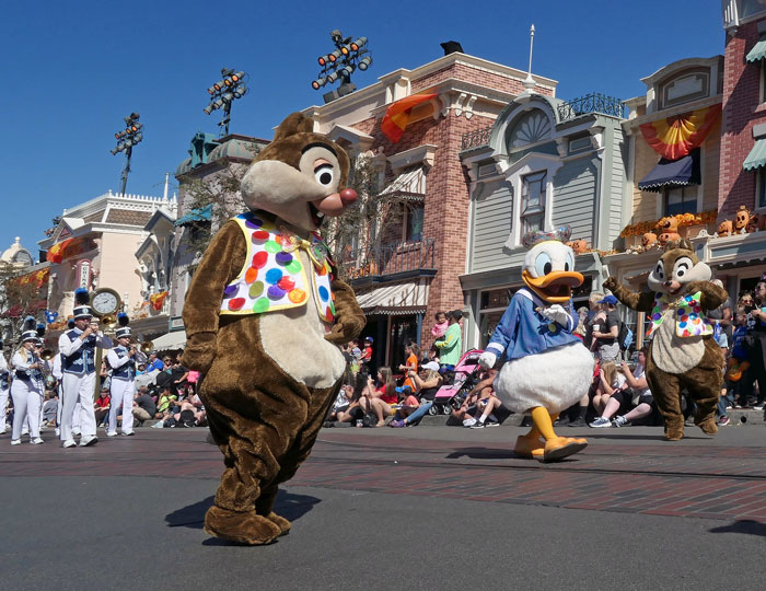 Person Who Uses A Wheelchair Full-Time Is Told To Leave It Before Hopping On A Ride, Maliciously Complies Until The Employee Understands They Screwed Up Person Who Uses A Wheelchair Full-Time Is Told To Leave It Before Hopping On A Ride, Maliciously Complies Until The Employee Understands They Screwed Up