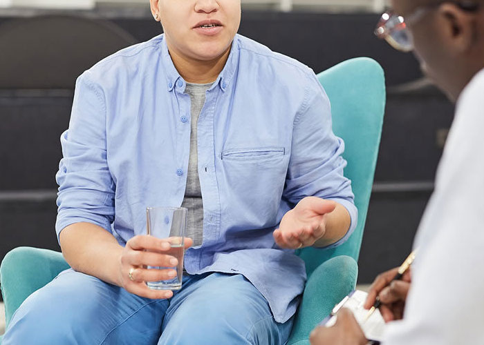 32 Things That Only Attractive People Can Get Away With, As Shared In This Viral Thread