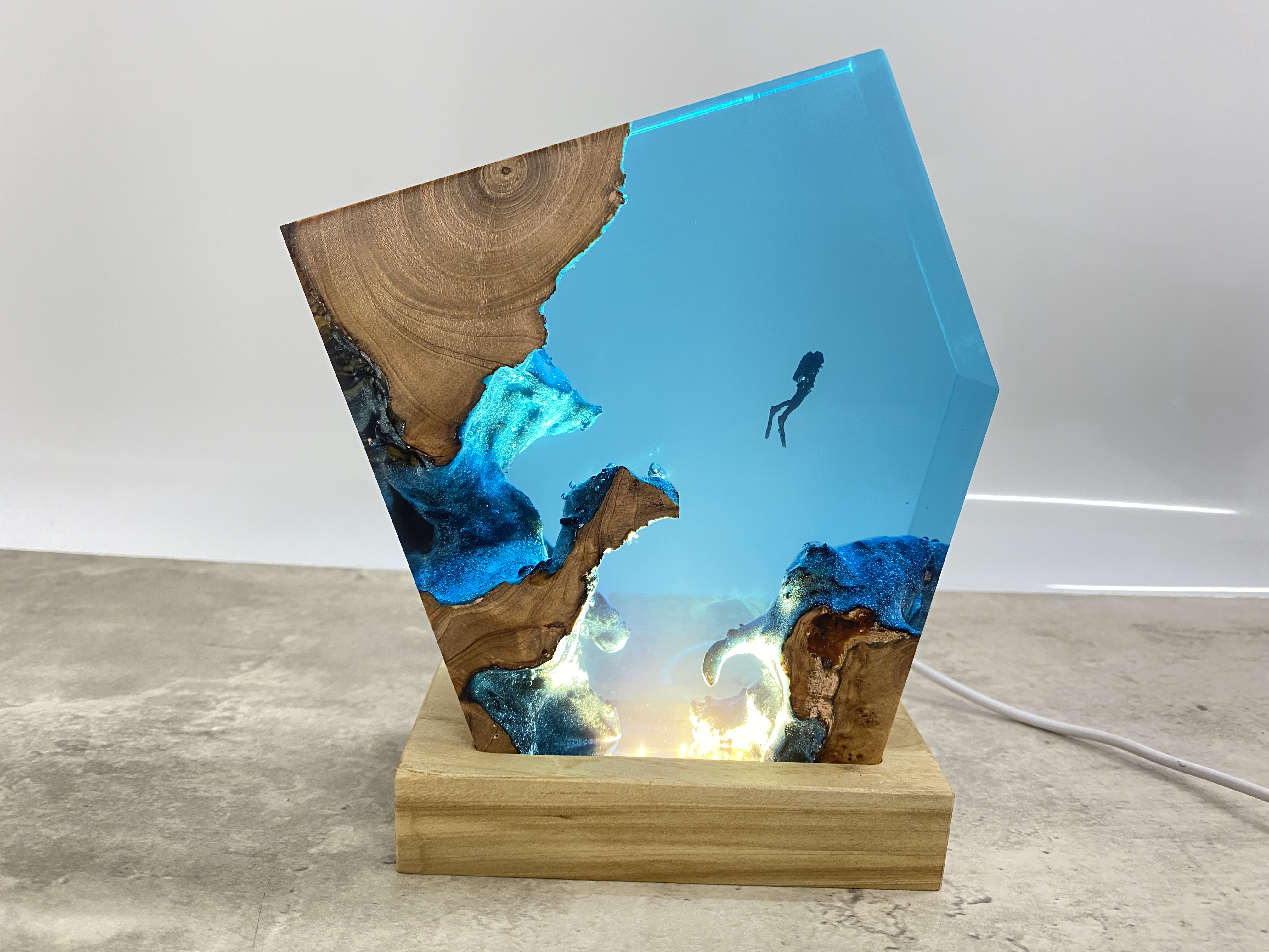 Diver Resin Light