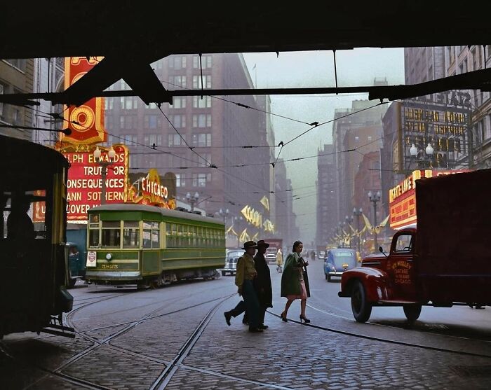 A Street Scene In Chicago, Illinois, Photographed By Bill Strum In 1947