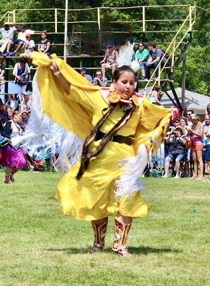 32 Pictures Of Dancers And Their Beautiful Costumes