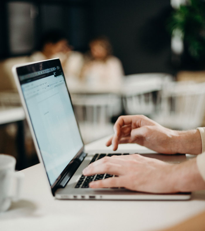 Woman Goes On A Deep-Dive Stalk On Facebook Not Knowing She's About To Be Exposed By A Glitch Woman Goes On A Deep-Dive Stalk On Facebook Not Knowing She's About To Be Exposed By A Glitch