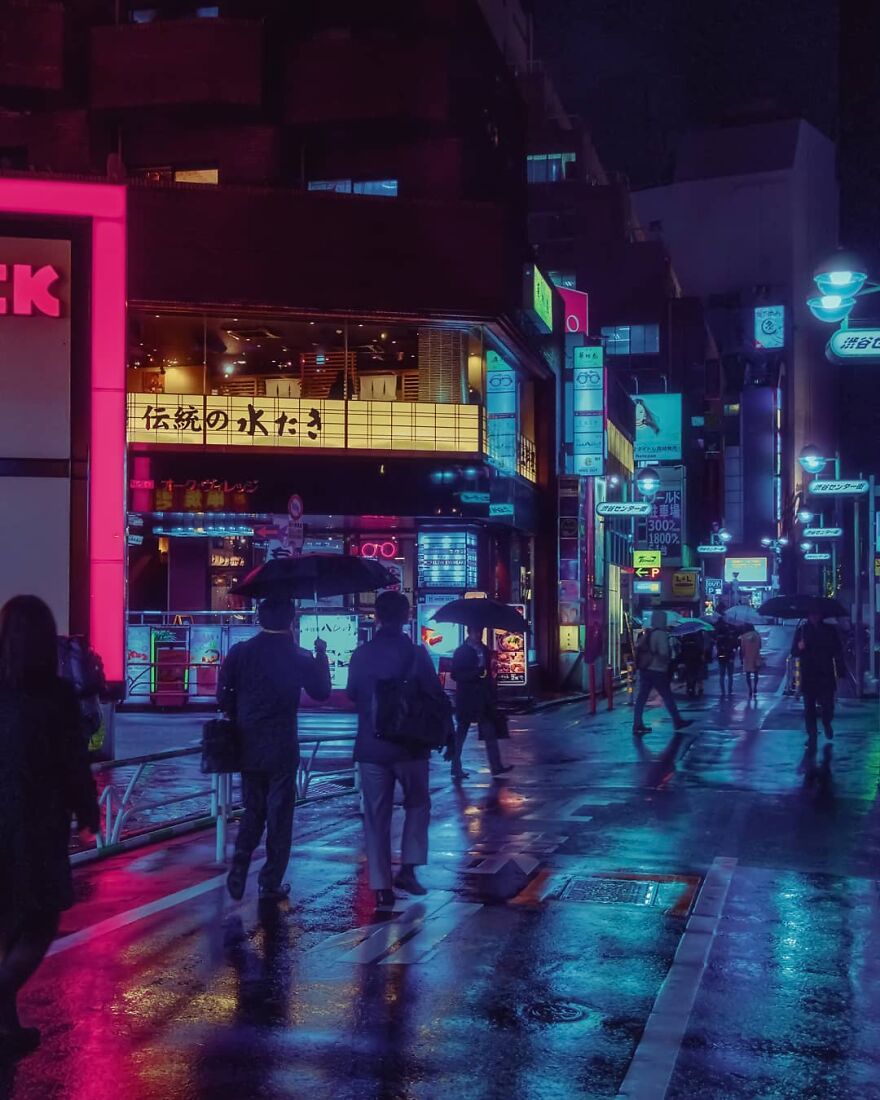 I Wandered The Night Alleys Of Tokyo Under Neon Lights, And Here's What I Captured (23 Pics)