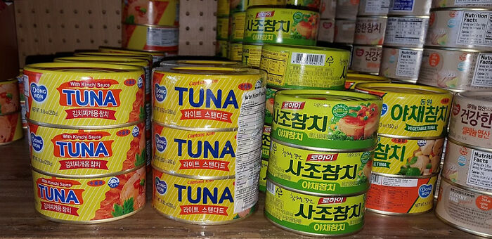 Person Asks "What Is Some ‘Poor People's Food’ That You Will Eat No Matter How Wealthy You Get?", And 30 Folks Deliver