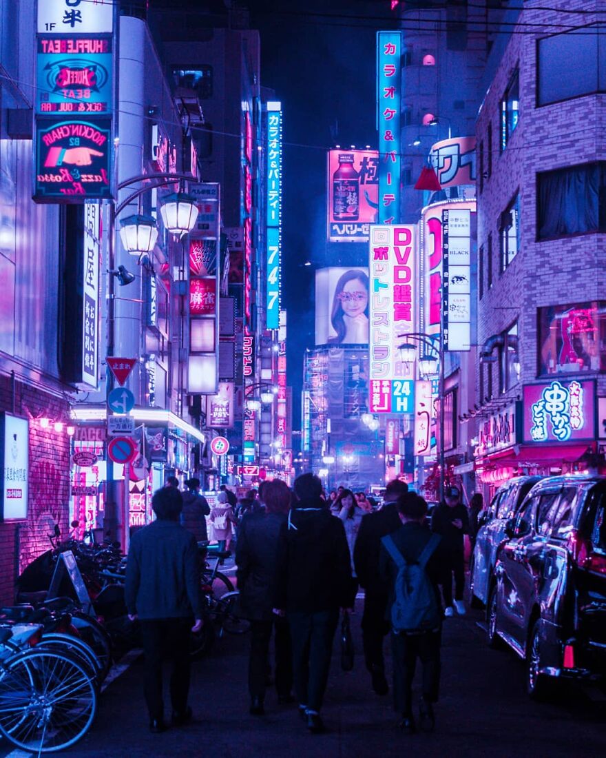 I Wandered The Night Alleys Of Tokyo Under Neon Lights, And Here's What I Captured (23 Pics)