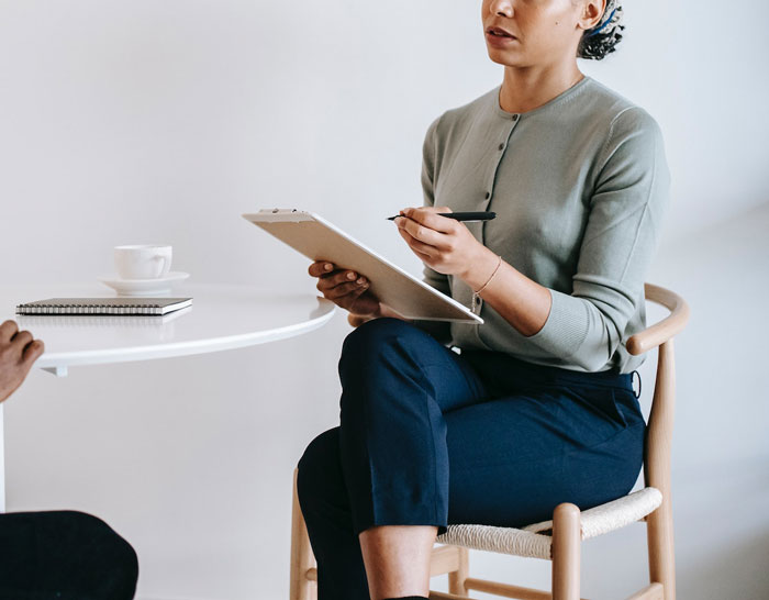 Man Submits A Job Application And Requests $100K As Per The Job Description, That Shocks The Interview Manager Man Submits A Job Application And Requests $100K As Per The Job Description, That Shocks The Interview Manager