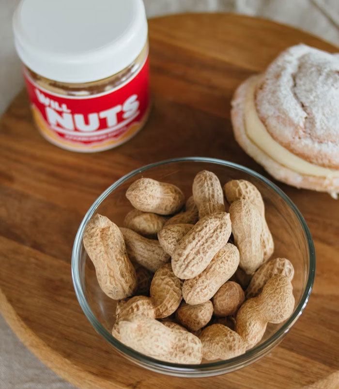 "Am I A Jerk For Telling My Roommate That I Don’t Give A [Damn] About Her Boyfriend's Allergies?"