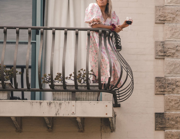 “Just Before 8 PM, One Of My Neighbors Started Screaming”: Woman Ordered To Stop Mowing Her Lawn Because It’s Sunday And People Want To Rest “Just Before 8 PM, One Of My Neighbors Started Screaming”: Woman Ordered To Stop Mowing Her Lawn Because It’s Sunday And People Want To Rest