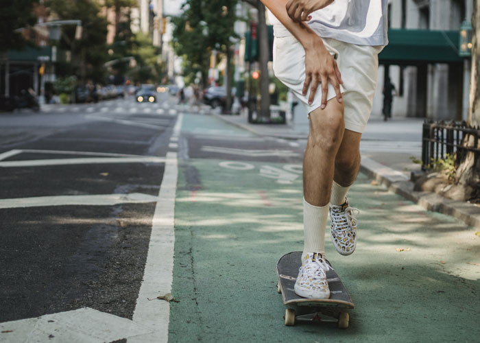 32 Things That Only Attractive People Can Get Away With, As Shared In This Viral Thread