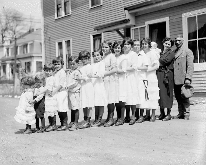 The Noonans, A Family Of 15 Living In 1920s. Lawrence, Massachusetts