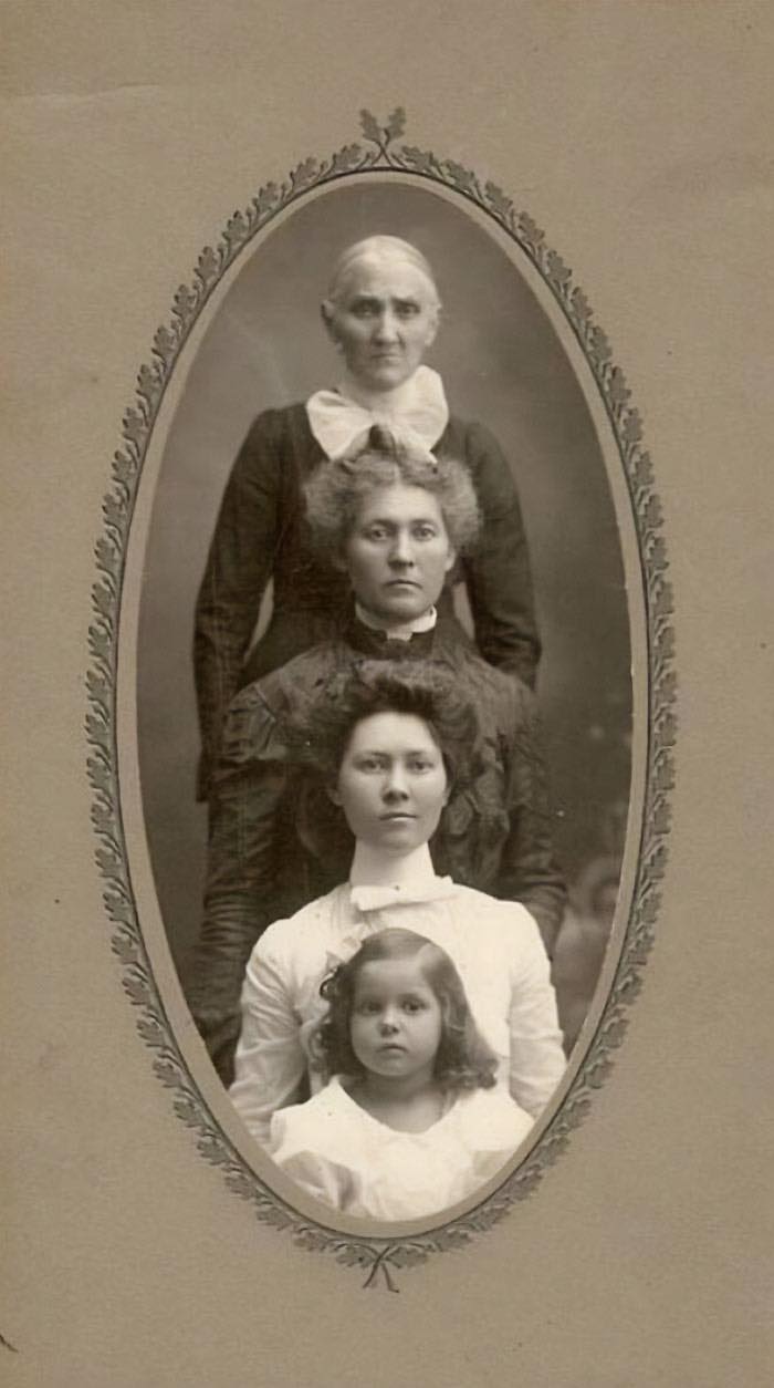 4 Generations, 1 Picture, 1905