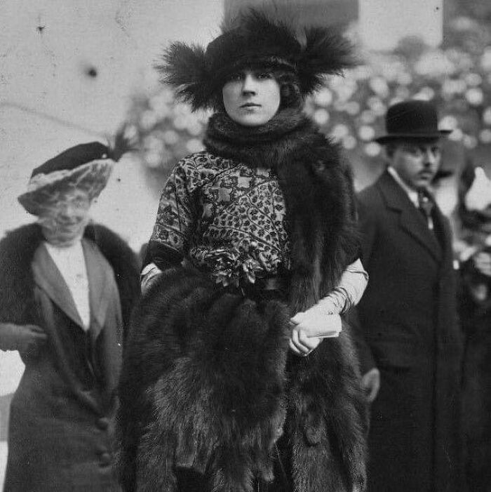 Very Stylish Woman From 1918
